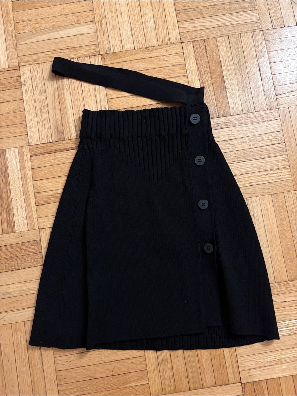 ANDREADAMO Black Ribbed A-Line Skirt with Side Buttons and Waist belt